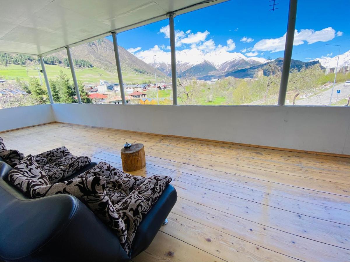 Guesthouse Alpenrose Mestia Bagian luar foto