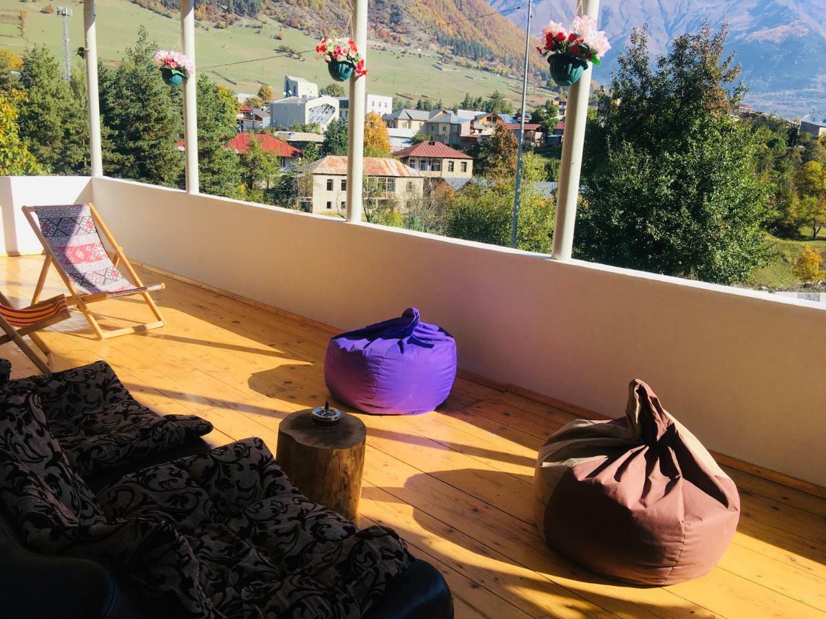 Guesthouse Alpenrose Mestia Bagian luar foto